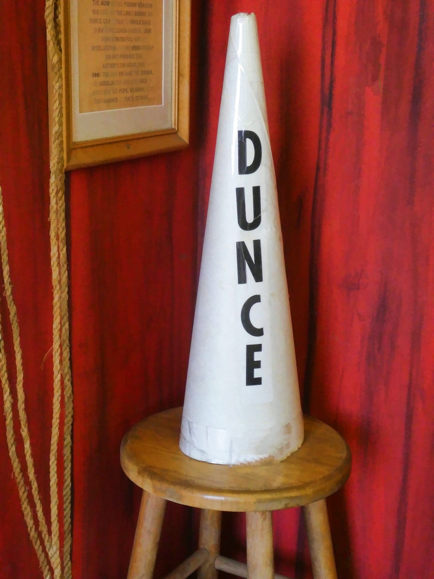 dunce